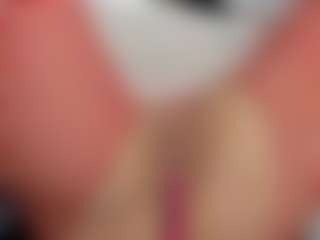 Live cam show with mollyy-rosse - Smoking on SxyPornLive