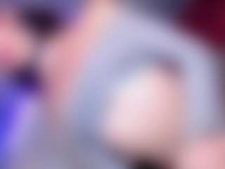 Live cam show with Emmily-Sofia - Tease on Camiplay Live
