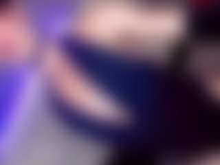 Live cam show with Emmily-Sofia - Spank on Camsoda