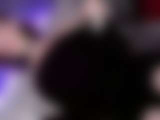 Live cam show with Emmily-Sofia - Lean on CamwithHer