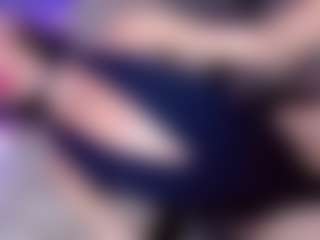 Live cam show with Emmily-Sofia - Black Hair on Camversity