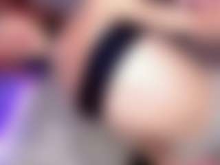 Live cam show with Emmily-Sofia - Spank on sexylivex.com