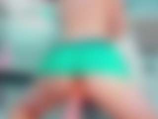 Live cam show with EmilySaaenz - Facial Piercings on livesuperchat.net