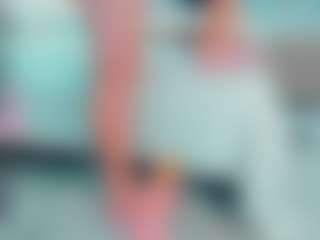 Live cam show with EmilySaaenz - Tease on Camsoda