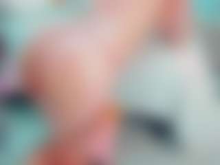 Live cam show with EmilySaaenz - Black Hair on AdultVida.com