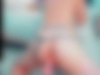 Live cam show with EmilySaaenz - Tease on CamwithHer