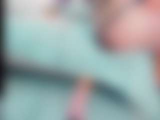 Live cam show with EmilySaaenz - Drinking on sexylive.show
