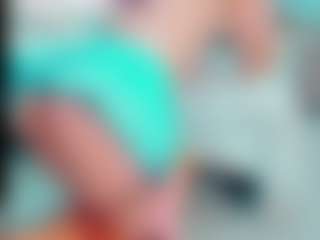 Live cam show with EmilySaaenz - Facial Piercings on hrnylive.com