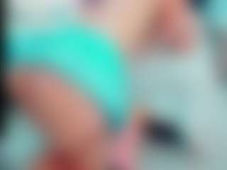EmilySaaenz's Live Sex Cam Show