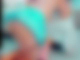 EmilySaaenz's Live Sex Cam Show