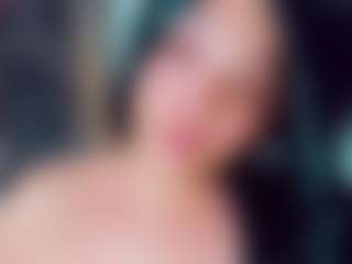 EmmaSaenz's Live Sex Cam Show