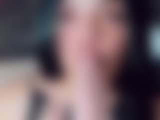EmmaSaenz's Live Sex Cam Show