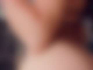 EmmaSaenz's Live Sex Cam Show