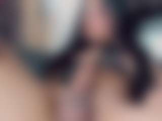 EmmaSaenz's Live Sex Cam Show