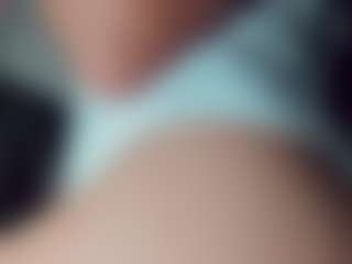 EmmaSaenz's Live Sex Cam Show
