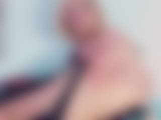 EmmaSaenz's Live Sex Cam Show