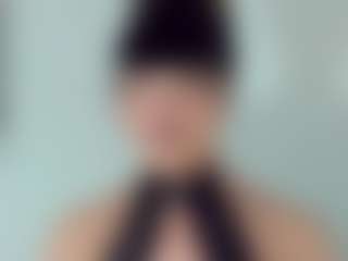 Show in cam erotica live di EmmaSaenz