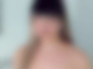 EmmaSaenz's Live Sex Cam Show