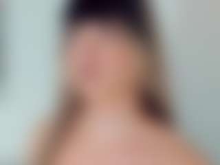 EmmaSaenz's Live Sex Cam Show