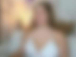 Live cam show with Megan - Green Eyes on madthumbs