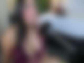 Live cam show with MaluDiazx - Oil on crypto-cams