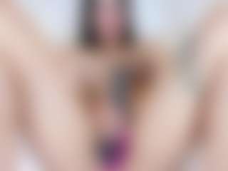 Live cam show with MaluDiazx - Oil on Camming Site