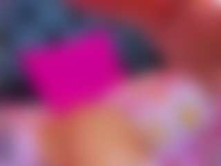 Live cam show with AMELIE - Camel Toe on StripNow
