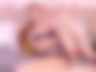 Live cam show with Chloe Ferreira - Long Legs on StripNow