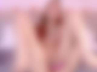 Live cam show with Chloe Ferreira - Shaved on WildCum