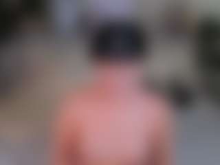Live cam show with Matilda - Bra on Stripli.com