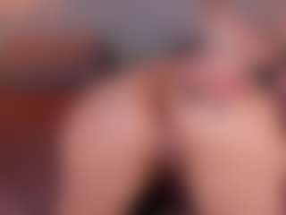 Live cam show with Matilda - Oil on liverealitysex.com