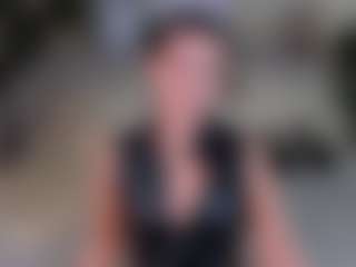 Live cam show with Matilda - Bra on CamwithHer