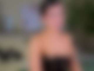 Live cam show with Matilda - Smoking on chickslive.net