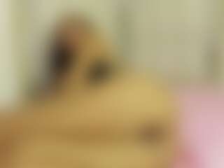 Live cam show with Lara-Holmes - Highheels on Instabang