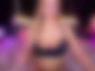 Live cam show with LylaYeess - Horney on madthumbs