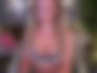 Live cam show with LylaYeess - Nipple Piercings on Soda Cam