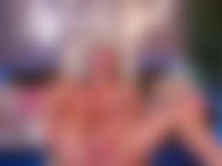 Live cam show with LylaYeess - Spank Blonde Hair on friskycurves.com