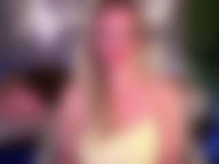 Live cam show with LylaYeess - Blonde Hair College on Camsoda