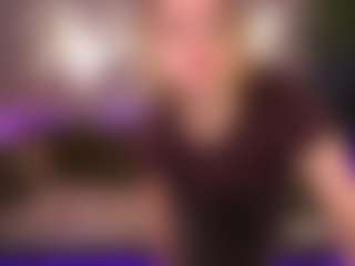 Live cam show with LylaYeess - Twerk on Cam Slut