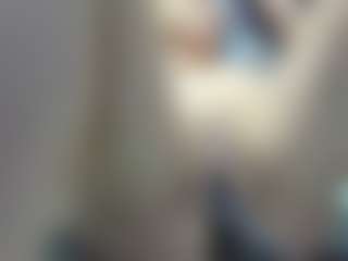 Live cam show with kattysquirt - Flashing on Gym Cam Girls