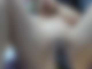 Live cam show with kattysquirt - Flashing on studioflirtlive.com