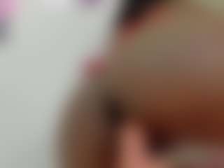 Live cam show with KendraChavez - Ebony Shaved Pussy on luckytryst.com