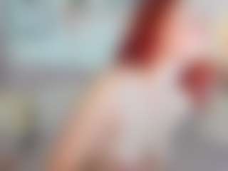 Live cam show with CreamyLissa - Red Hair Dildo on Gym Cam Girls