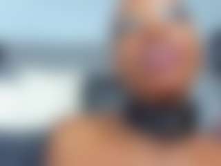 Live cam show with Coco-Kiiss - Shaved on Gym Cam Girls