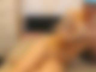 Live cam show with MileyCoxy - Red Hair Amateur on xplaylive.com