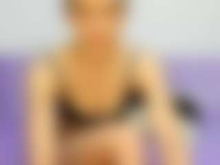 Live cam show with Maria - Athletic MILF on livesuperchat.net