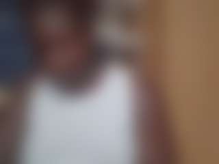 Live cam show with smiley - Bedroom Ebony on SquirtSoMuch