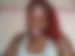 Live cam show with smiley - Pleasure on Dolls Live