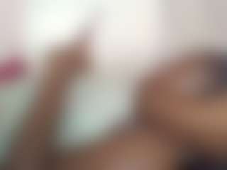 Live cam show with smiley - Bedroom Ebony on xxxlivecams.org