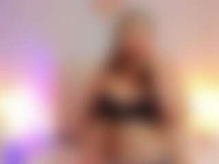 RoxanneQuin's Live Sex Cam Show